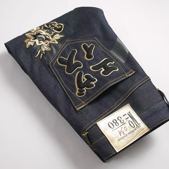 Evisu Men's Dark Blue Jeans with Gold Accents - Picture 9 of 14